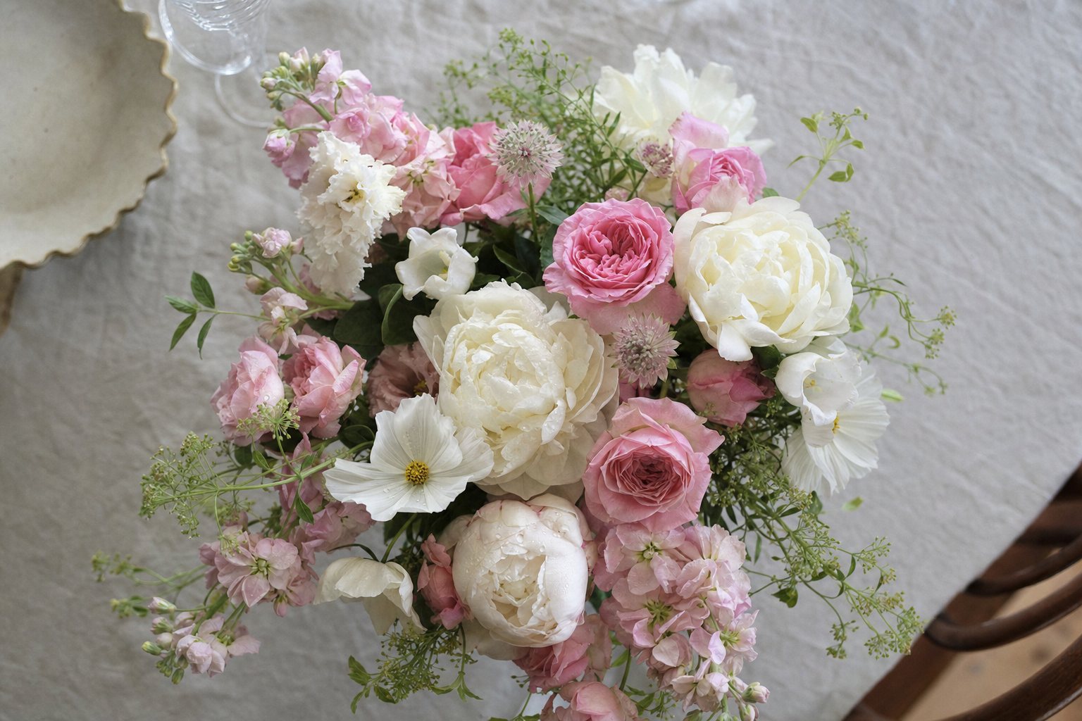 A cheerful pink and white bouquet